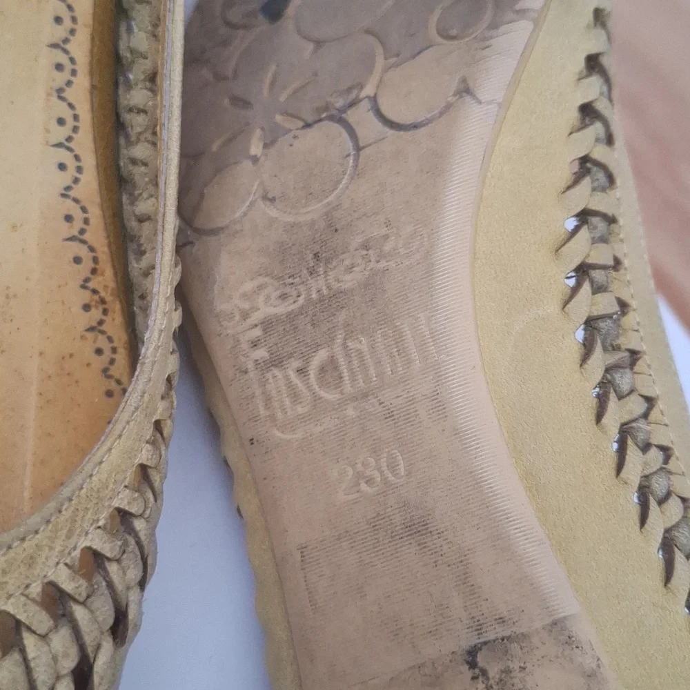 Heels - Picture 4 of 4